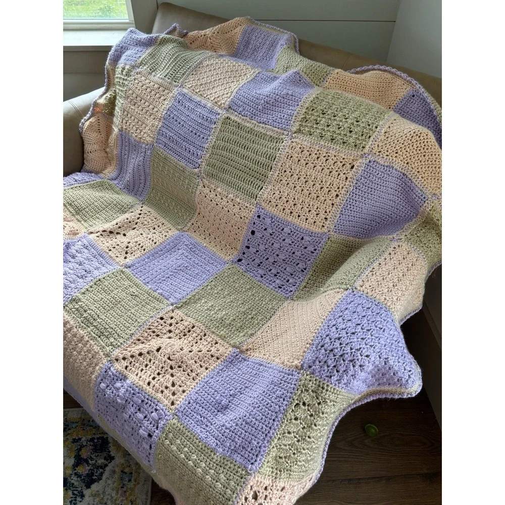 Granny Square Hand Crochet‎ Blanket 60x70 Gorgeous Soft Yarn Pink Lavender Tan